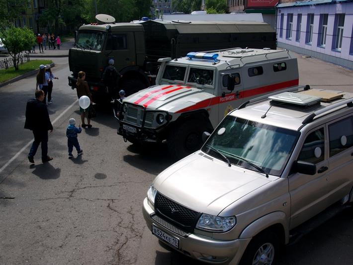 Росгвардейцы поздравили юных жителей Хакасии с праздником детства 