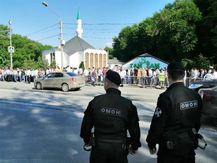 Донские росгвардейцы приняли участие в обеспечении правопорядка во время празднования Ураза-Байрам