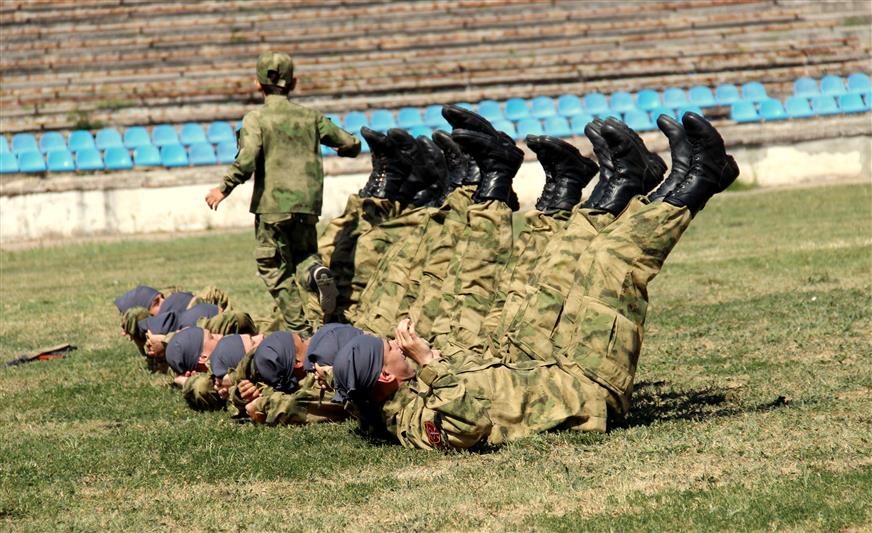 Росгвардия провела для юных севастопольцев праздник «Мама, папа, я – спортивная семья»