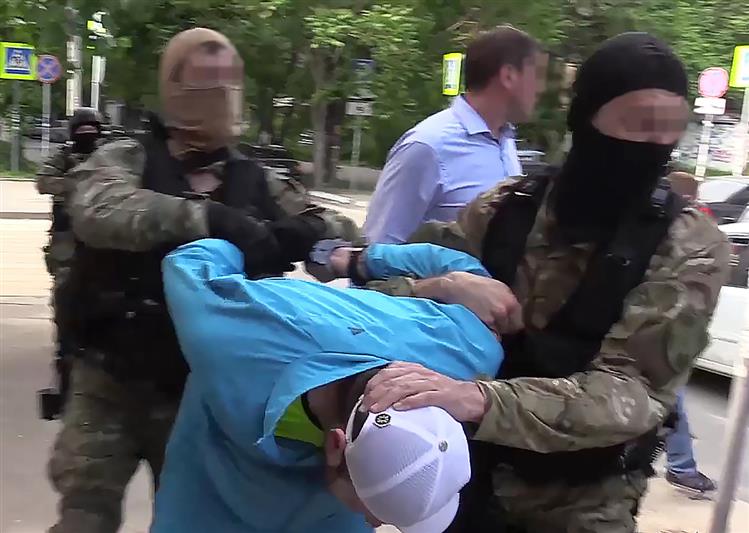 При содействии ростовского СОБР задержана группа подозреваемых в мошенничестве с арендой жилья