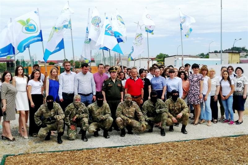 Сотрудники ОМОН провели мастер-класс по прохождению полосы препятствий для студентов сочинского института РУДН
