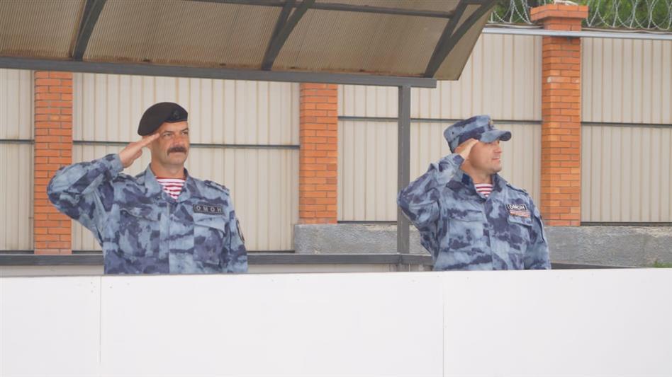 В Приморье в День России наградили победителей чемпионата по тактико-циклической стрельбе среди сотрудников ОМОН