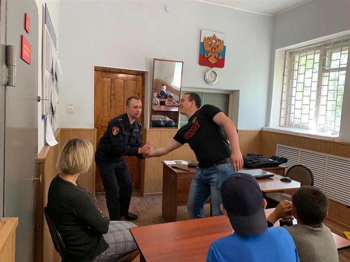 В Томской области сотрудники вневедомственной охраны проведи день открытых дверей для ребят с ограниченными возможностями здоровья