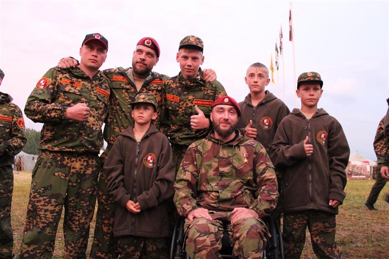 Ветеран белгородского ОМОН Герой России Вячеслав Воробьев провел урок мужества в военно-патриотическом лагере «Ратники Отечества. Бородино – 2019»