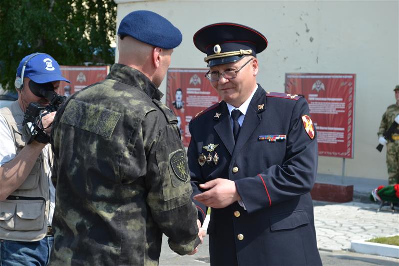 В Омске в торжественной обстановке состоялось вручение государственной награды сотруднику ОМОН