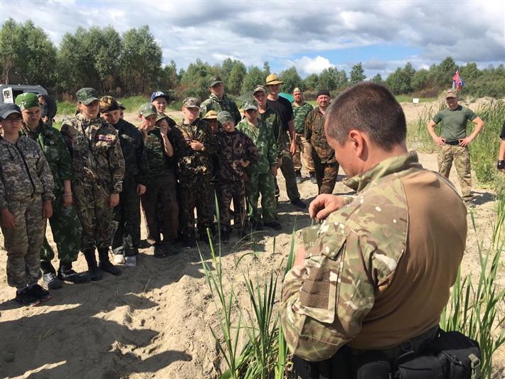 Офицеры новосибирского СОБР посетили полевые сборы юнгвардейцев