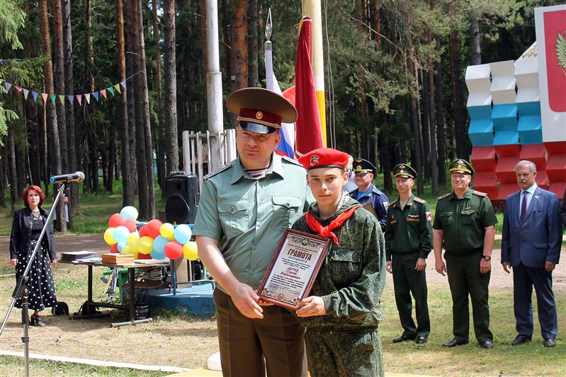 Росгвардейцы провели уроки мужества для участников лагерной смены «Юнармейское лето»