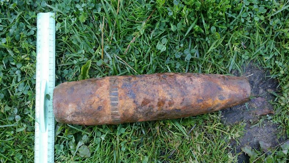 Взрывотехники рыбинского ОМОН обследовали боеприпас, обнаруженный местным жителем на приусадебном участке