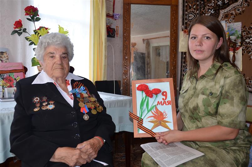 Тамбовские росгвардейцы навестили 100-летнего ветерана Великой Отечественной войны