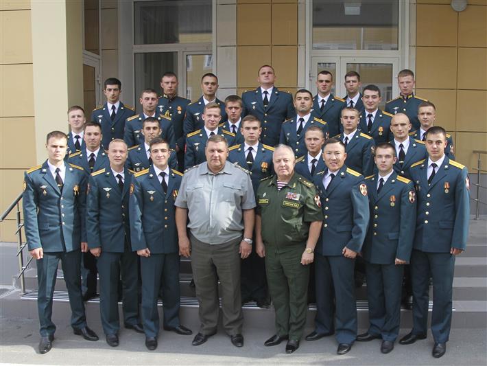 Выпускники высших военных учебных заведений 2019 года встретились с командующим Сибирским округом Росгвардии