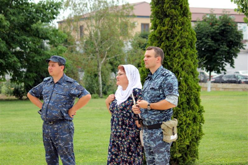 Мама Героя России Александра Монетова совместно с сотрудниками подольского ОМОН побывала  на месте гибели сына в Чеченской Республике