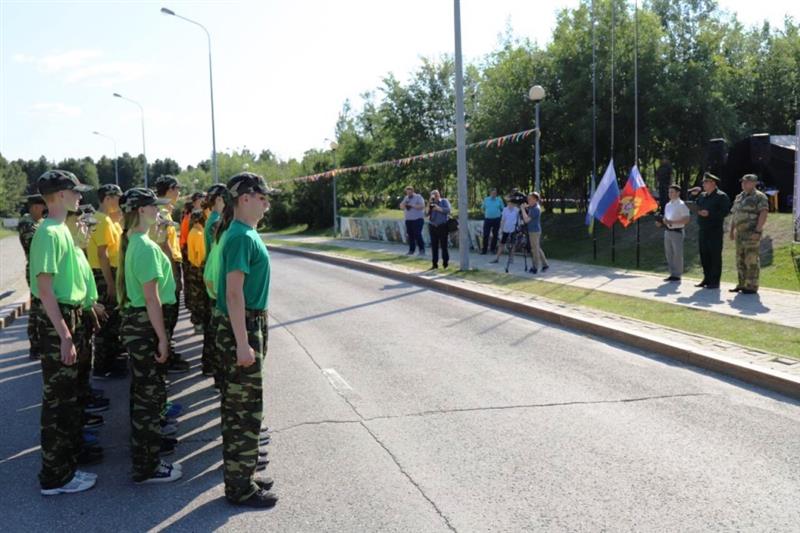 В Ханты-Мансийске открыт военно-патриотический палаточный лагерь «Юный росгвардеец»