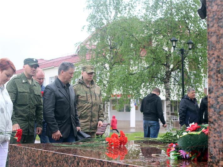 В Нарьян-Маре военнослужащие Росгвардии приняли участие в мероприятии, посвященном Дню ветеранов боевых действий
