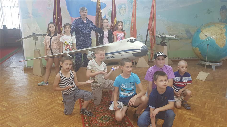 Ивановские росгвардейцы организовали для детей экскурсию в музей военно-транспортной авиации 