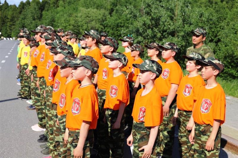 В Ханты-Мансийске открыт военно-патриотический палаточный лагерь «Юный росгвардеец»