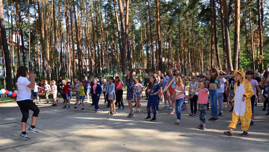 Тамбовские росгвардейцы провели патриотическое мероприятие для детей, отдыхающих в оздоровительном лагере «Сосны»
