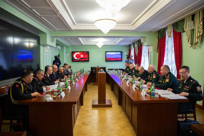 Директор Росгвардии генерал армии Виктор Золотов встретился с главнокомандующим войсками Жандармерии Турецкой Республики