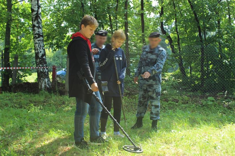 В Чувашии сотрудники ОМОН провели для детей акцию «Каникулы с Росгвардией»