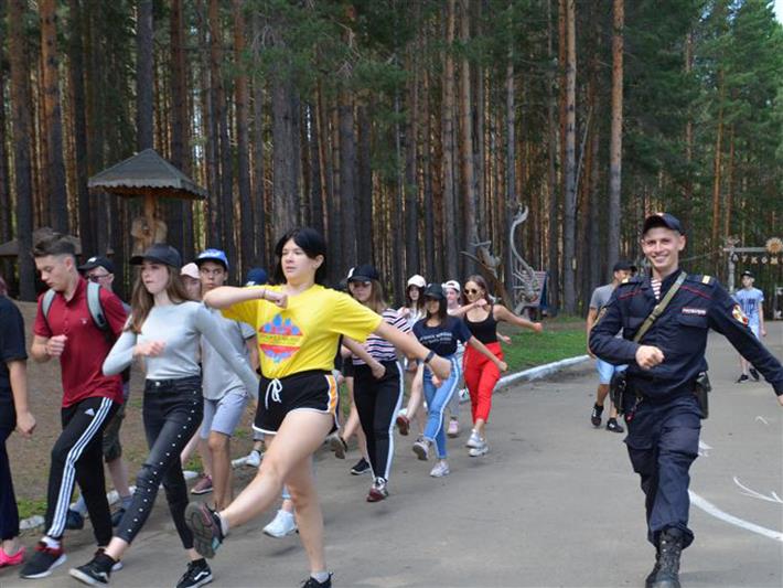 Сотрудники вневедомственной охраны из города Ангарска присоединились к акции «Каникулы с Росгвардией»