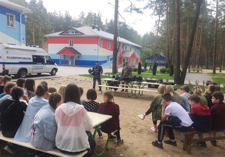 Детский лагерь «Сатурн» в Рязанской области посетили бойцы ОМОН