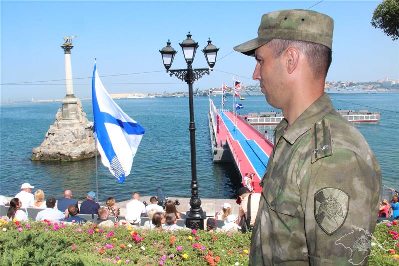 Крымские росгвардейцы обеспечили правопорядок во время проведения парада и праздничных мероприятий, посвященных Дню ВМФ России