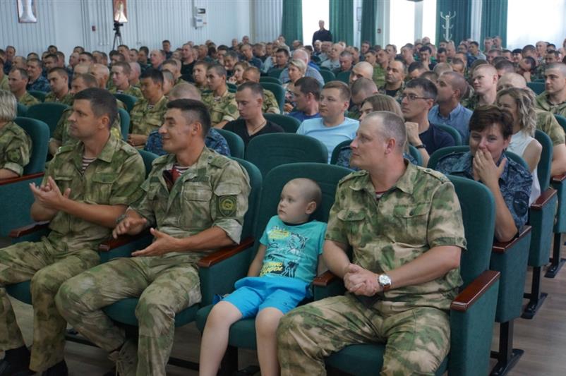 В Ханкале для правоохранителей состоялся концерт творческих коллективов 