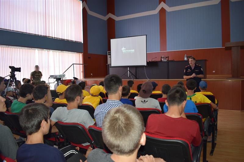 В Дагестане продолжается акция «Каникулы с Росгвардией»