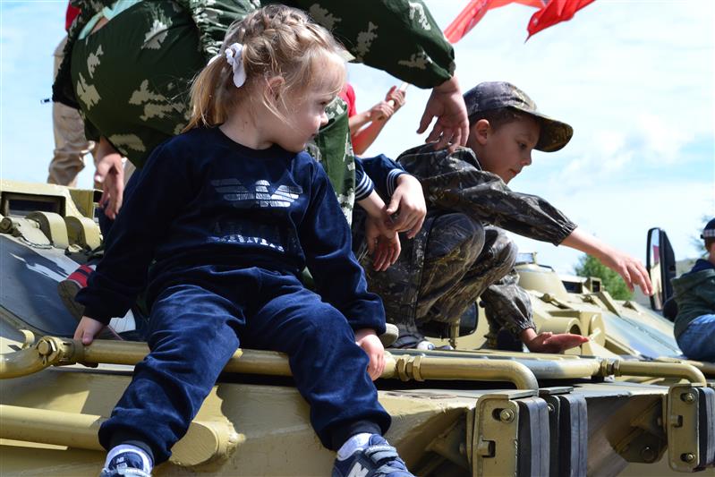 В рамках акции «Прокачай лето» омские росгвардейцы провели спортивные состязания для кадетов и юнармейцев