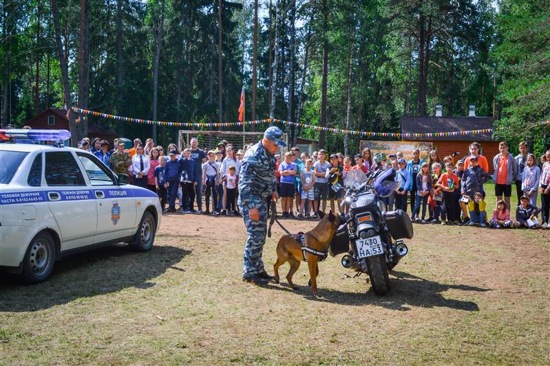 В Новгородской области продолжается всероссийская акция «Каникулы с Росгвардией»