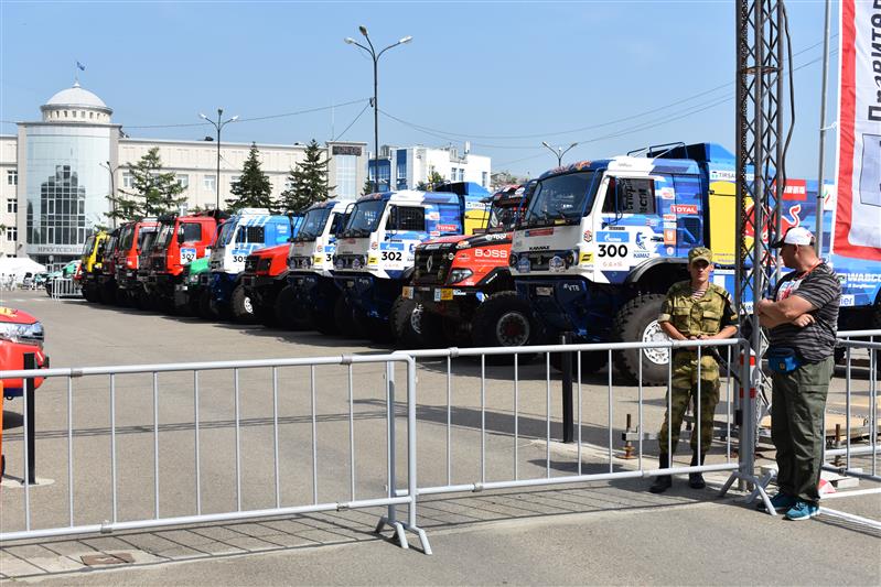 В Иркутской области сотрудники и военнослужащие Росгвардии во взаимодействии с полицейскими обеспечивают безопасное проведение международного ралли-марафона «Шелковый путь»