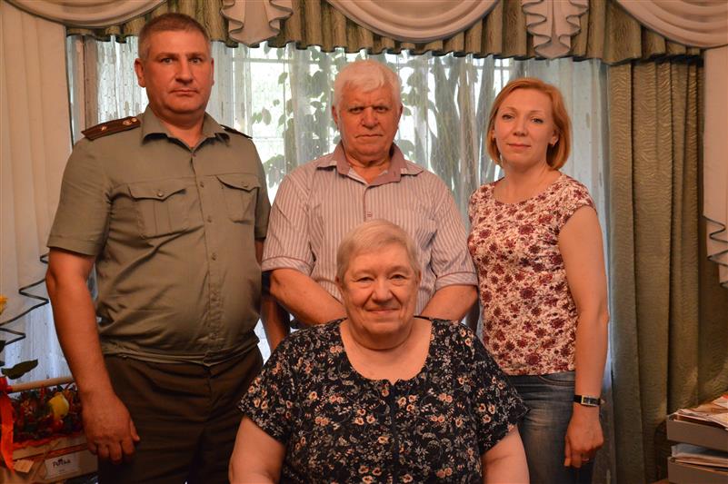 Представители Управления Росгвардии по Брянской области навестили родителей военнослужащего, погибшего при исполнении воинского долга