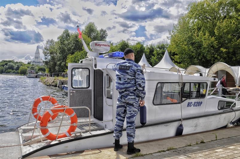 Сотрудники и военнослужащие Центрального округа Росгвардии обеспечивают безопасность граждан в ходе проведения праздничных мероприятий «Сабантуй-2019» 