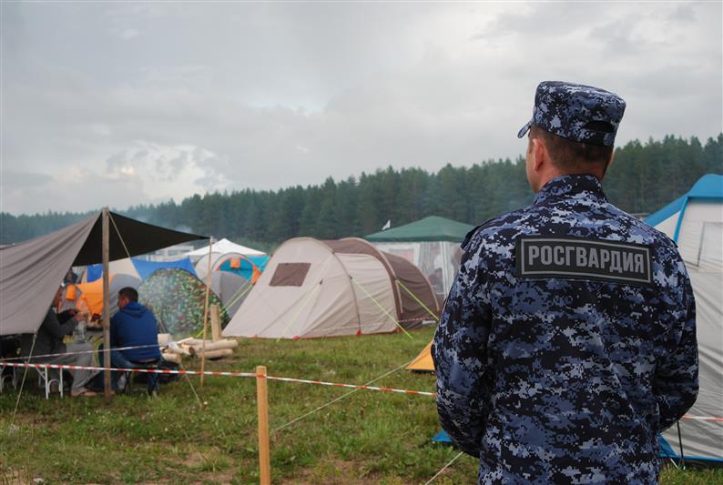 Кировские росгвардейцы выступили на Всероссийском фестивале авторской песни «Гринландия»