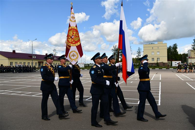 Смешанному авиационному полку Росгвардии вручили Боевое знамя 