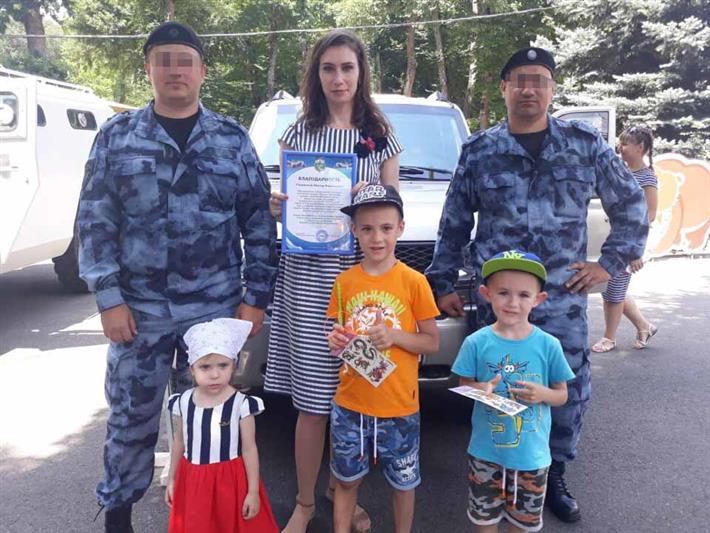 В Ставрополе состоялся благотворительный детский праздник, организованный при участии росгвардейцев 