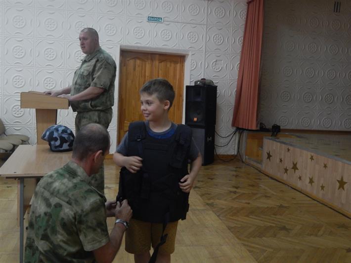 Военнослужащие ставропольского управления Росгвардии провели мероприятие для отдыхающих детских оздоровительных лагерей