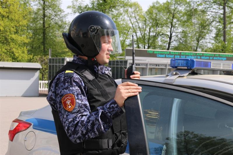 Нарядом вневедомственной охраны Росгвардии в Павловске задержан подозреваемый в совершении уголовного преступления