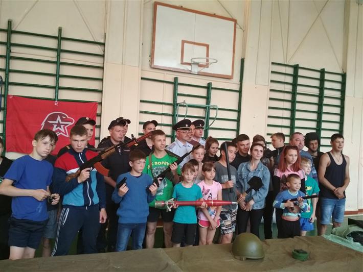 Росгвардейцы  совместно с ветеранами провели акцию «Прокачай лето» в Шушенском детском доме 