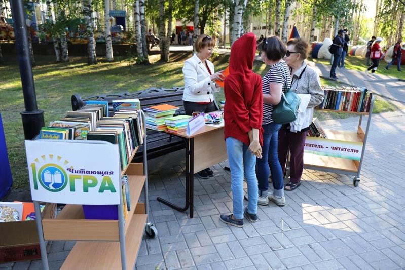 В День молодежи сотрудники и военнослужащие Управления Росгвардии по ХМАО-Югре приняли участие в форуме - фестивале «Пространство» 
