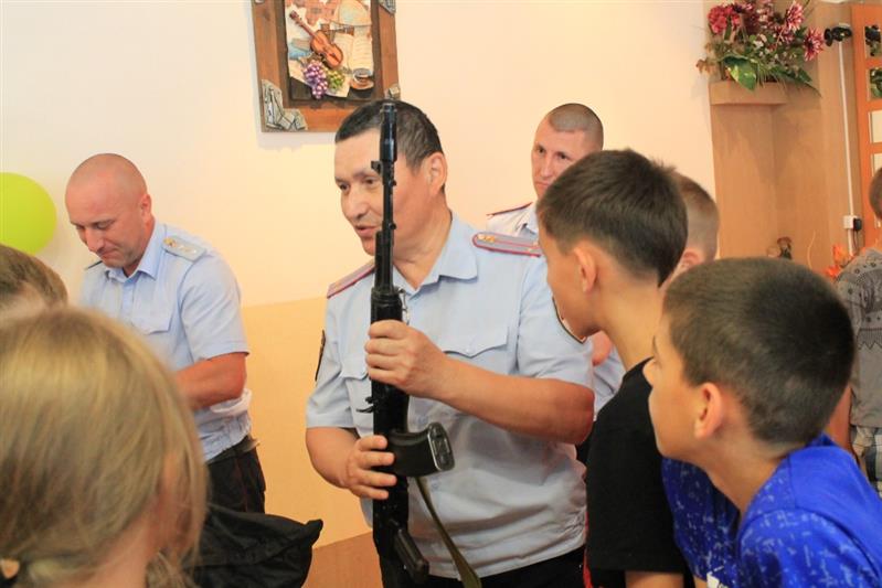 На Урале продолжается акция «Каникулы с Росгвардией»