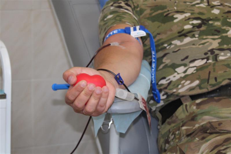 В Севастополе сотрудники Росгвардии присоединились к сдаче донорской крови 