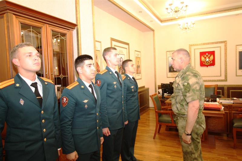 Выпускники военных вузов 2019 года прибывают служить в Восточный округ Росгвардии