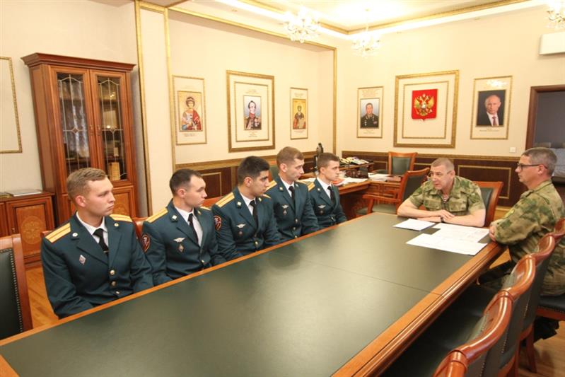 Выпускники военных вузов 2019 года прибывают служить в Восточный округ Росгвардии