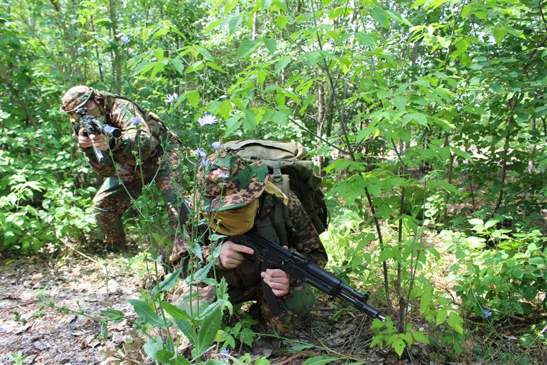 В рамках акции Росгвардии оренбургские блогеры попробовали себя в роли военных корреспондентов (фото)
