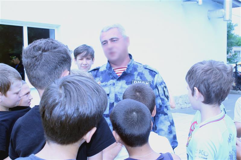 Бойцы оренбургского ОМОН поддержали всероссийскую акцию «Каникулы с Росгвардией» 