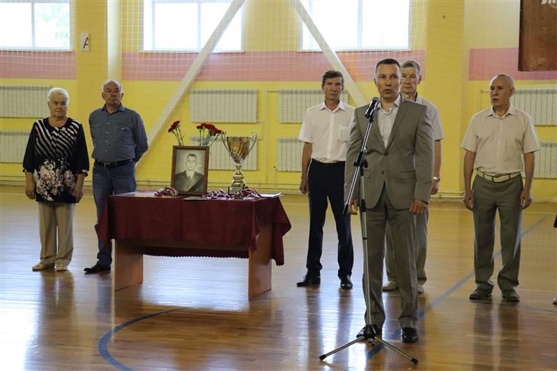 В Йошкар-Оле прошел ветеранский турнир по мини-футболу, посвященный памяти погибшего сотрудника СОБР