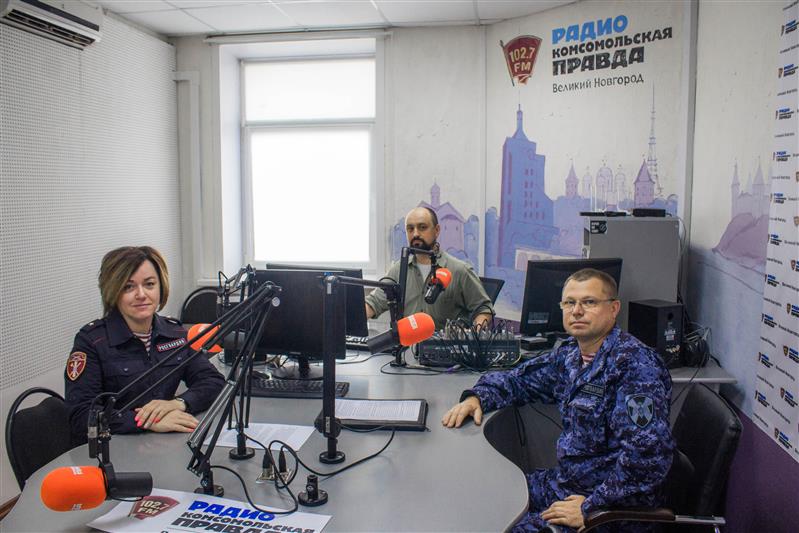 Новгородские радиослушатели получили компетентные рекомендации по защите имущества от преступных посягательств 