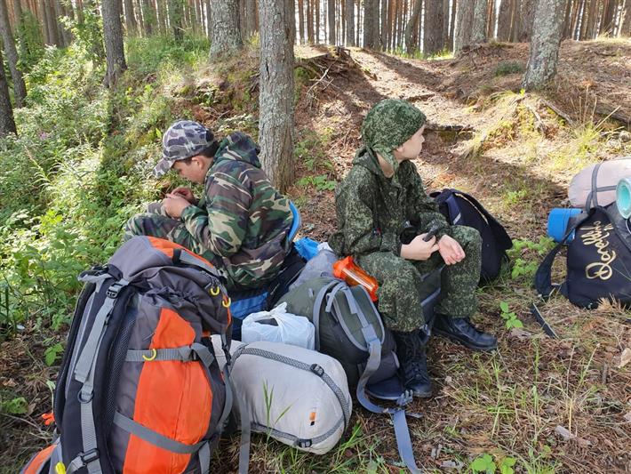 Сотрудники СОБР «Булат» провели занятия с участниками военно-патриотического слета на Селигере