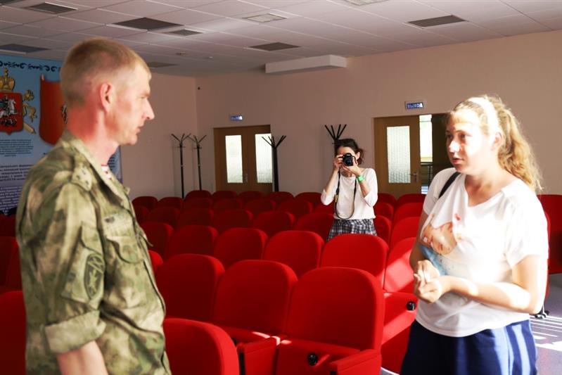 В рамках акции «Каникулы с Росгвардией» сотрудники управления  ведомства по ХМАО-Югре встретились с участниками молодежных трудовых отрядов 