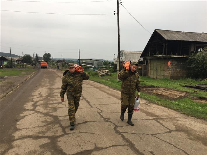 Росгвардия продолжает оказывать помощь населению  в Тулуне